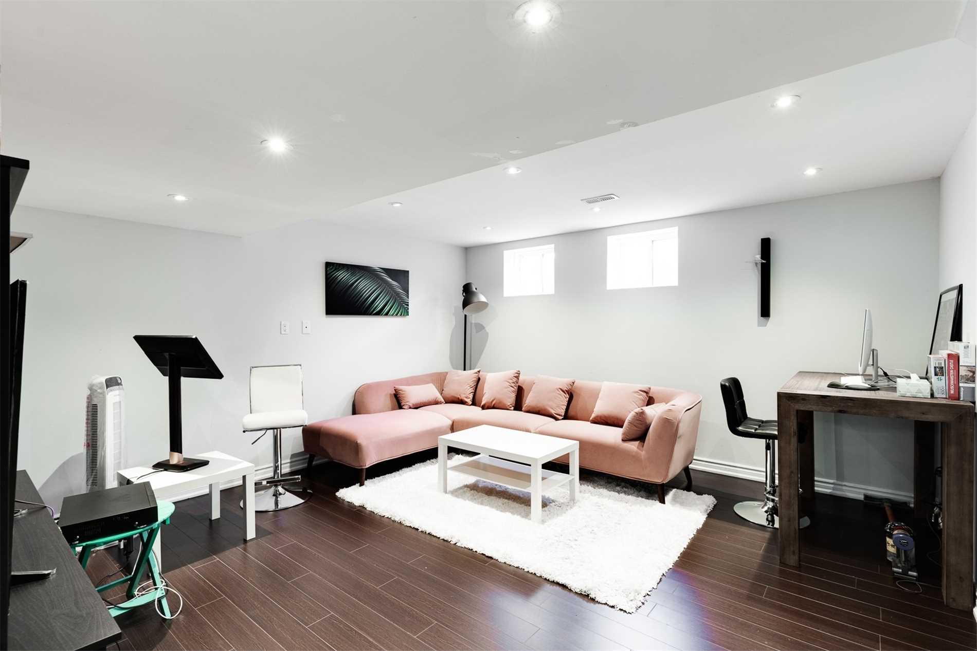313 Gooding Cres