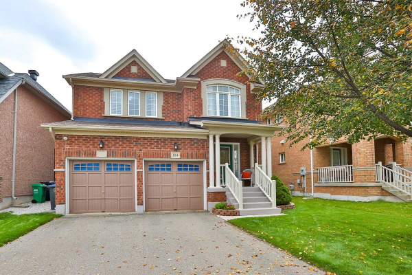 104 Crown Victoria Dr, Brampton