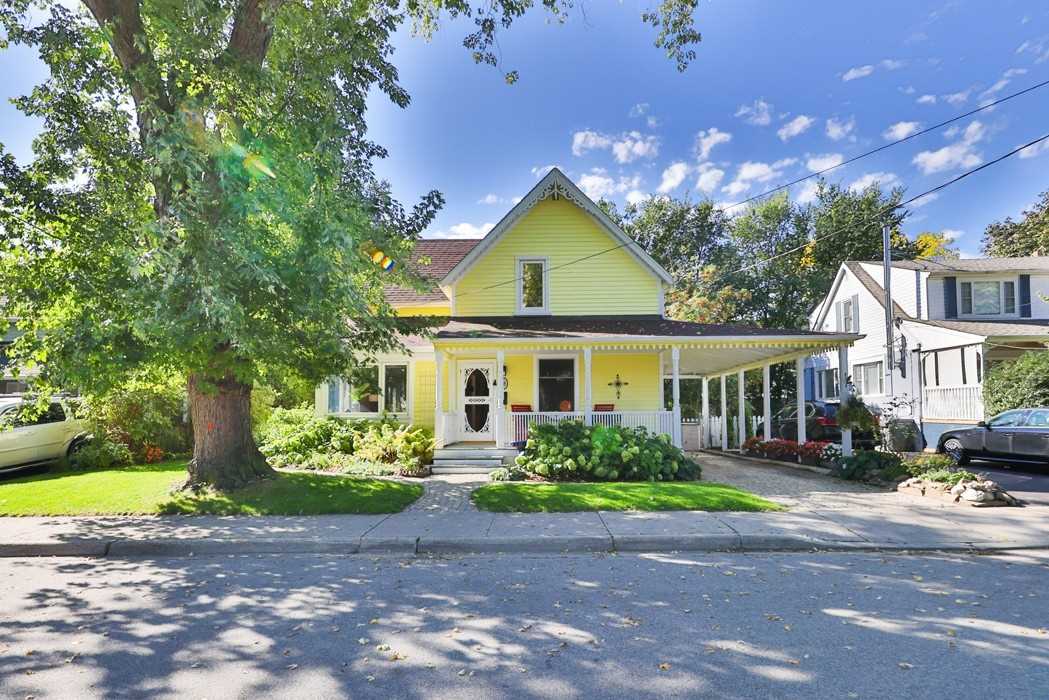 38 John St S