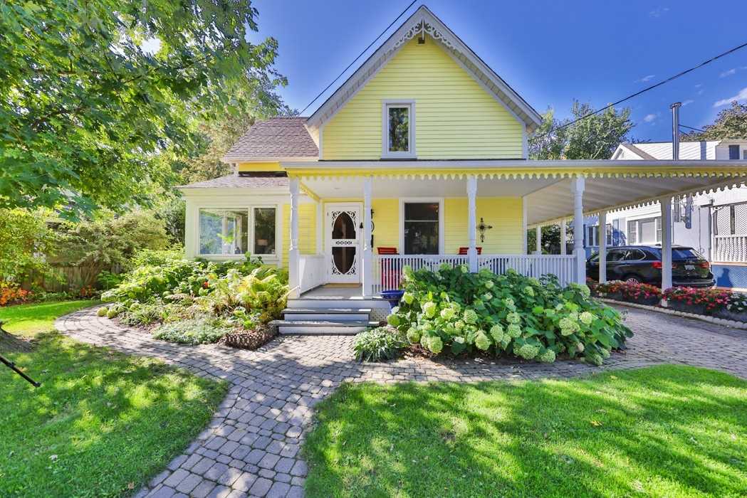 38 John St S