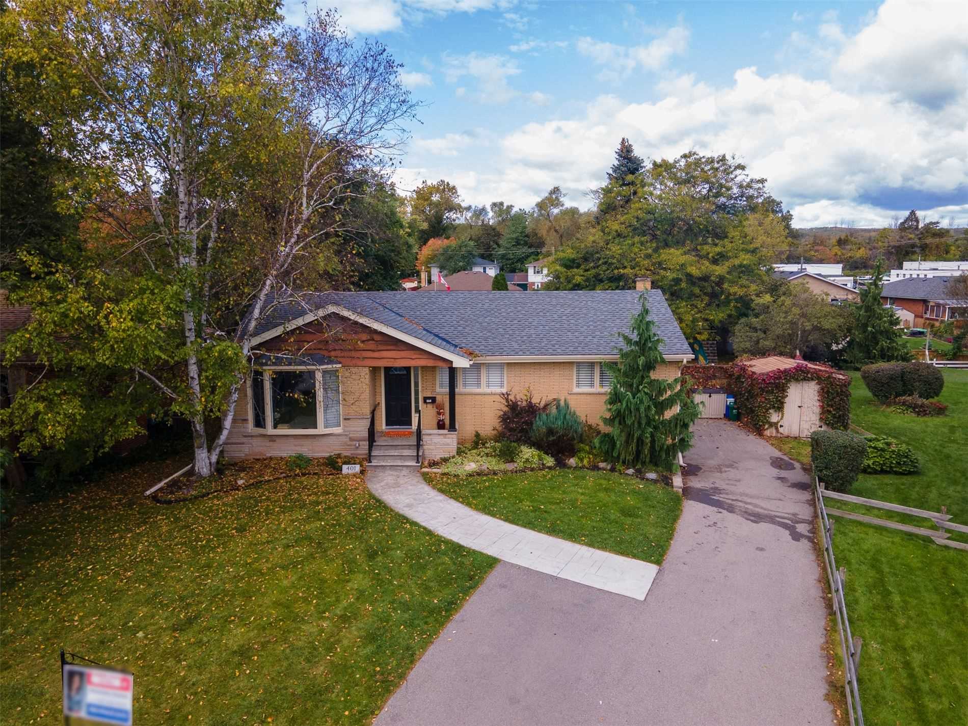 401 Dorchester Cres