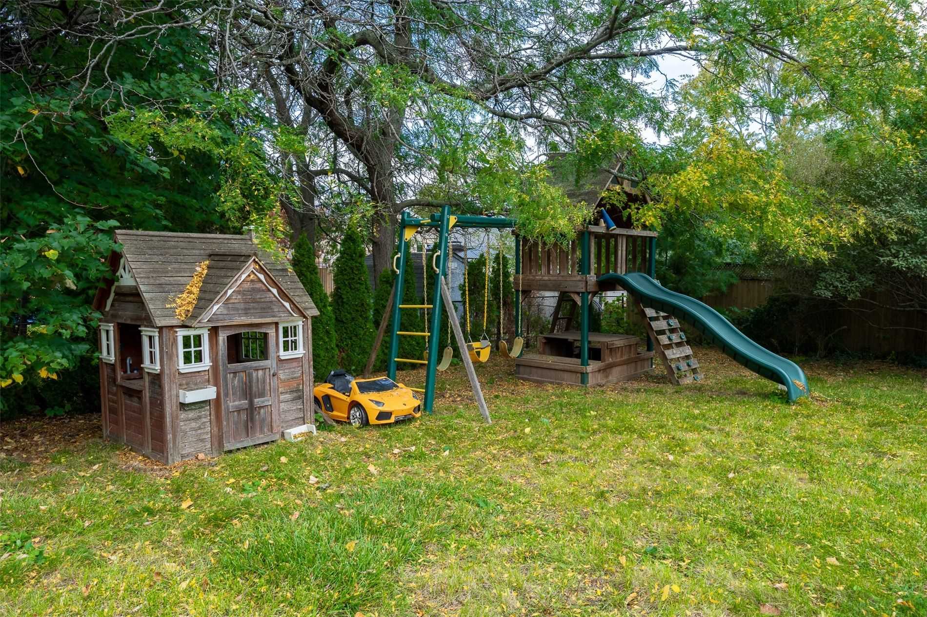 401 Dorchester Cres