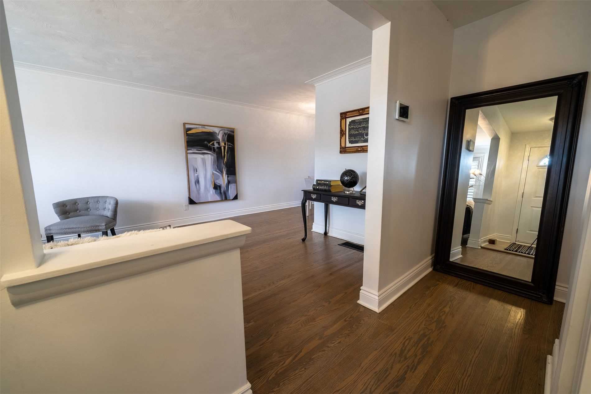 401 Dorchester Cres
