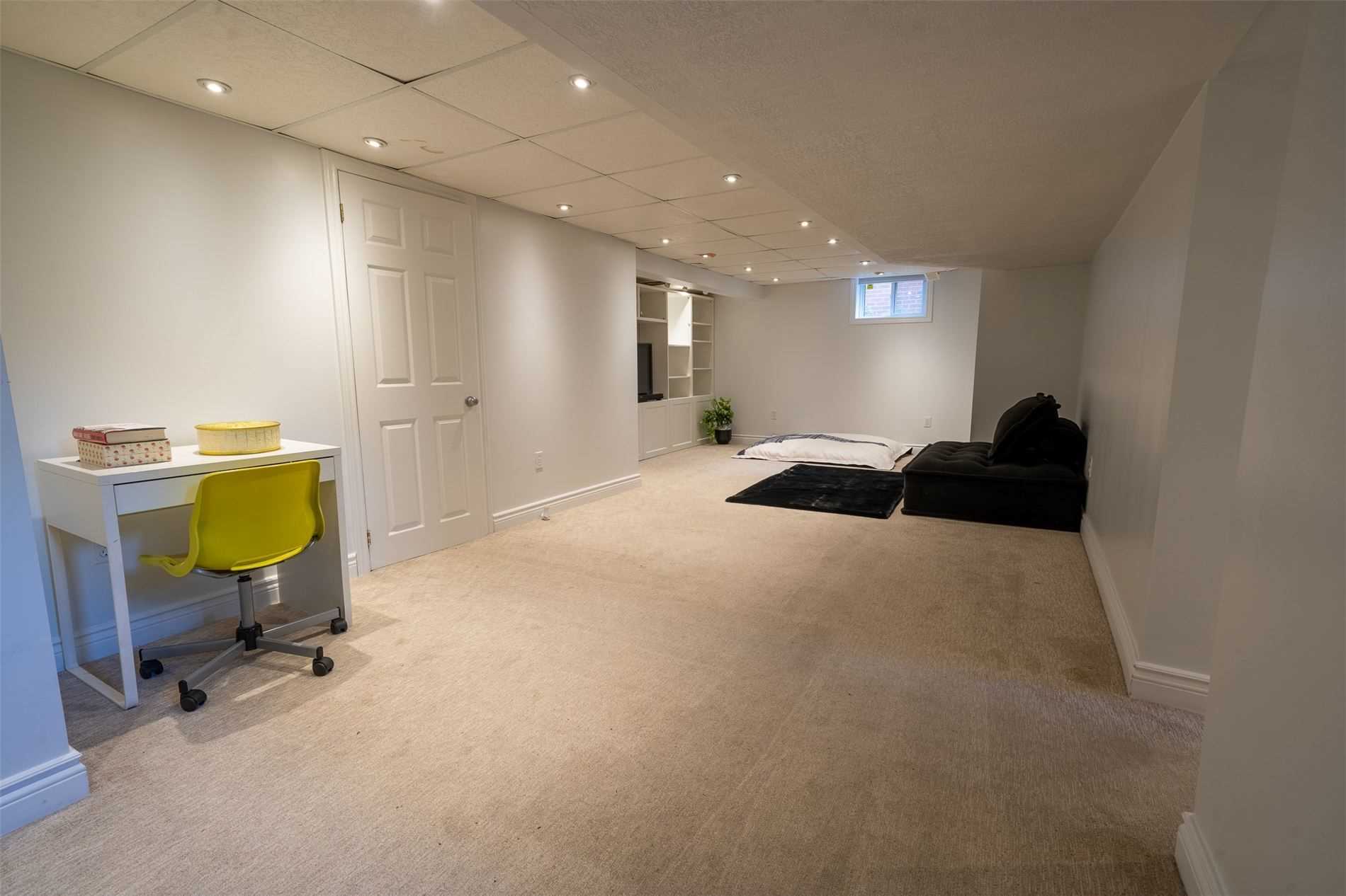 401 Dorchester Cres