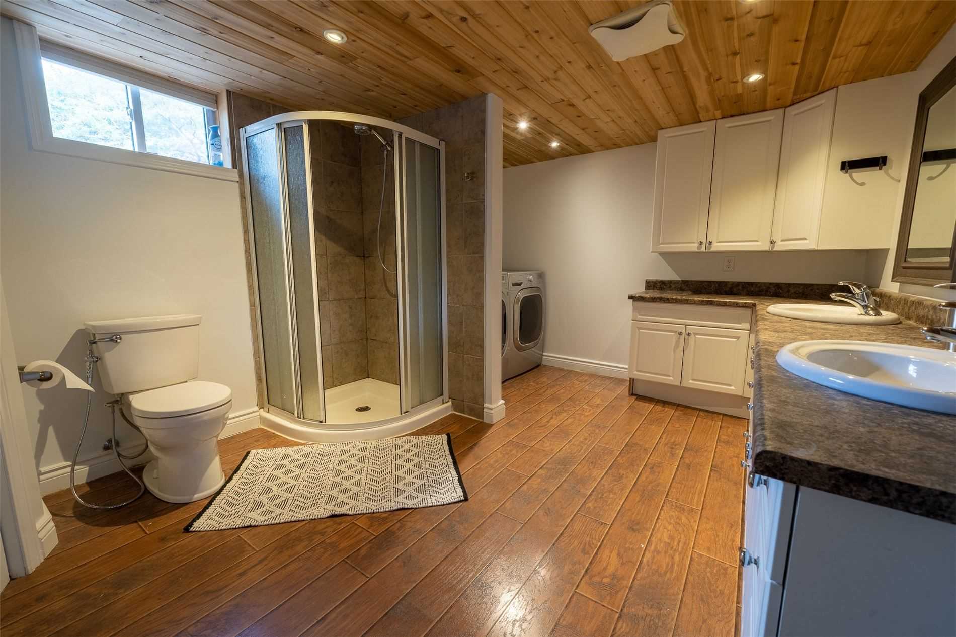 401 Dorchester Cres