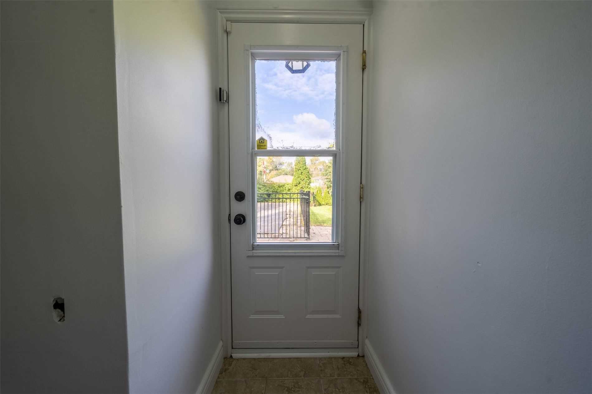 401 Dorchester Cres