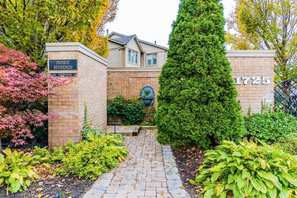 1725 The Chase, Mississauga