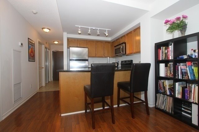 9 George St, #907
