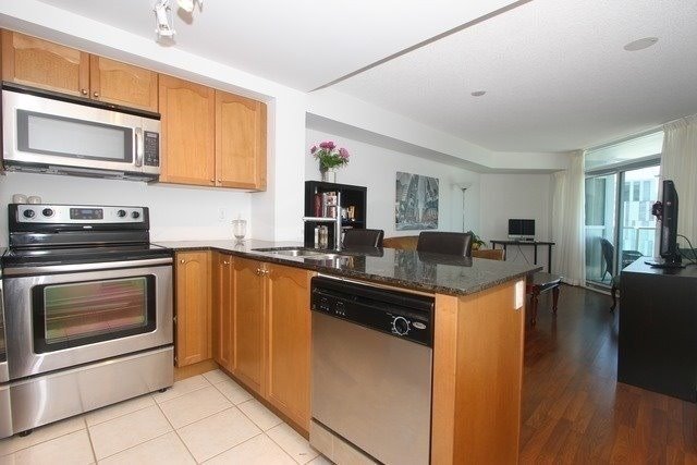 9 George St, #907