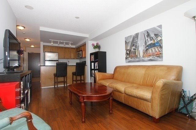 9 George St, #907