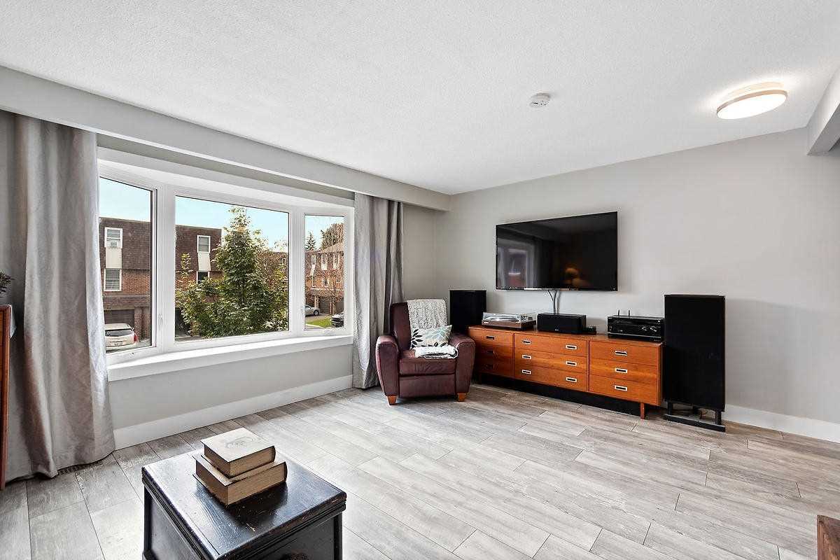 371 Bronte St S, #45