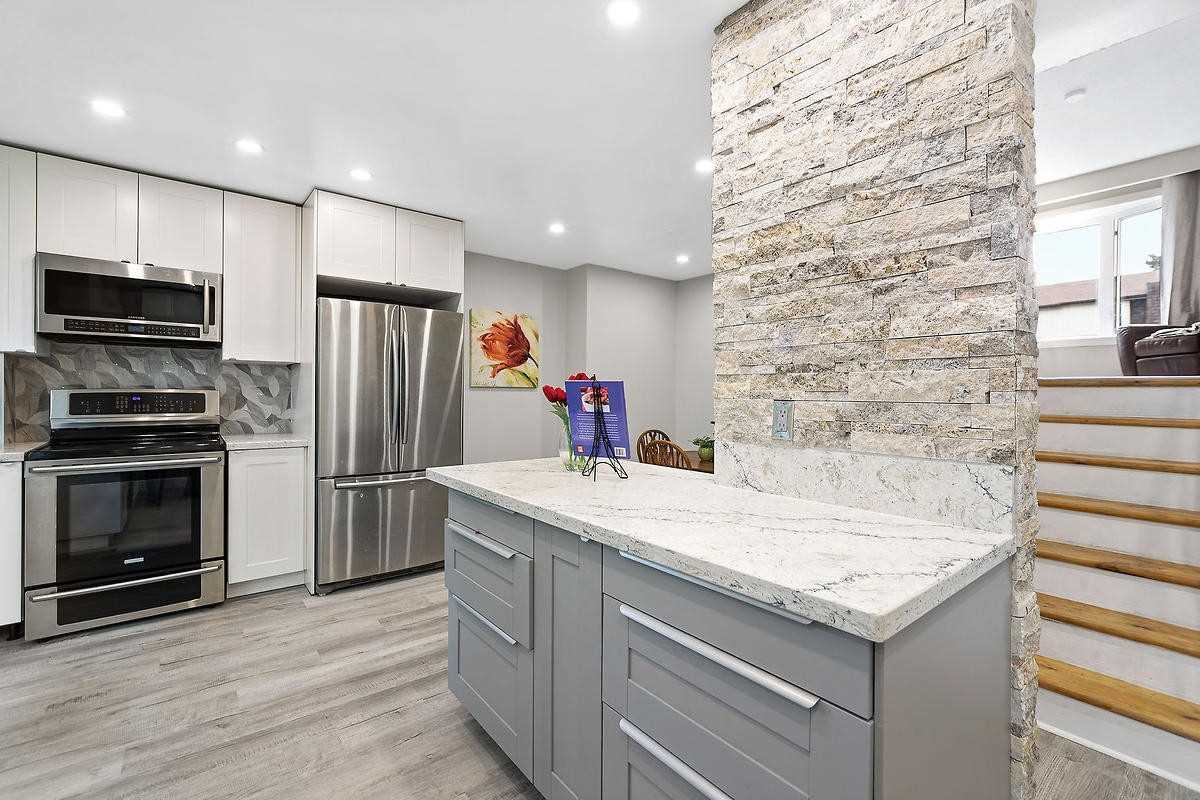 371 Bronte St S, #45