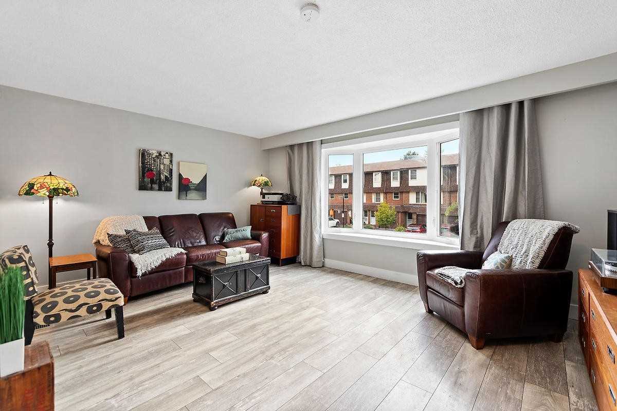 371 Bronte St S, #45