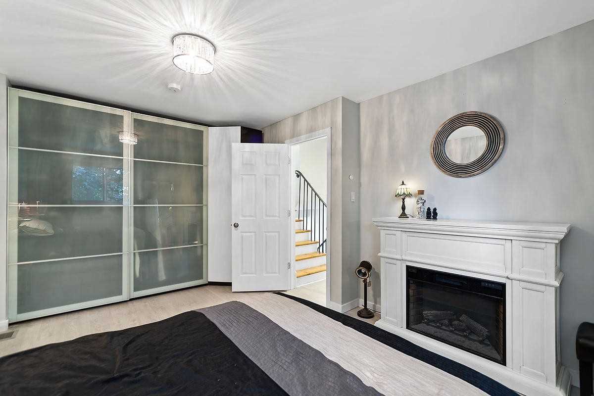 371 Bronte St S, #45