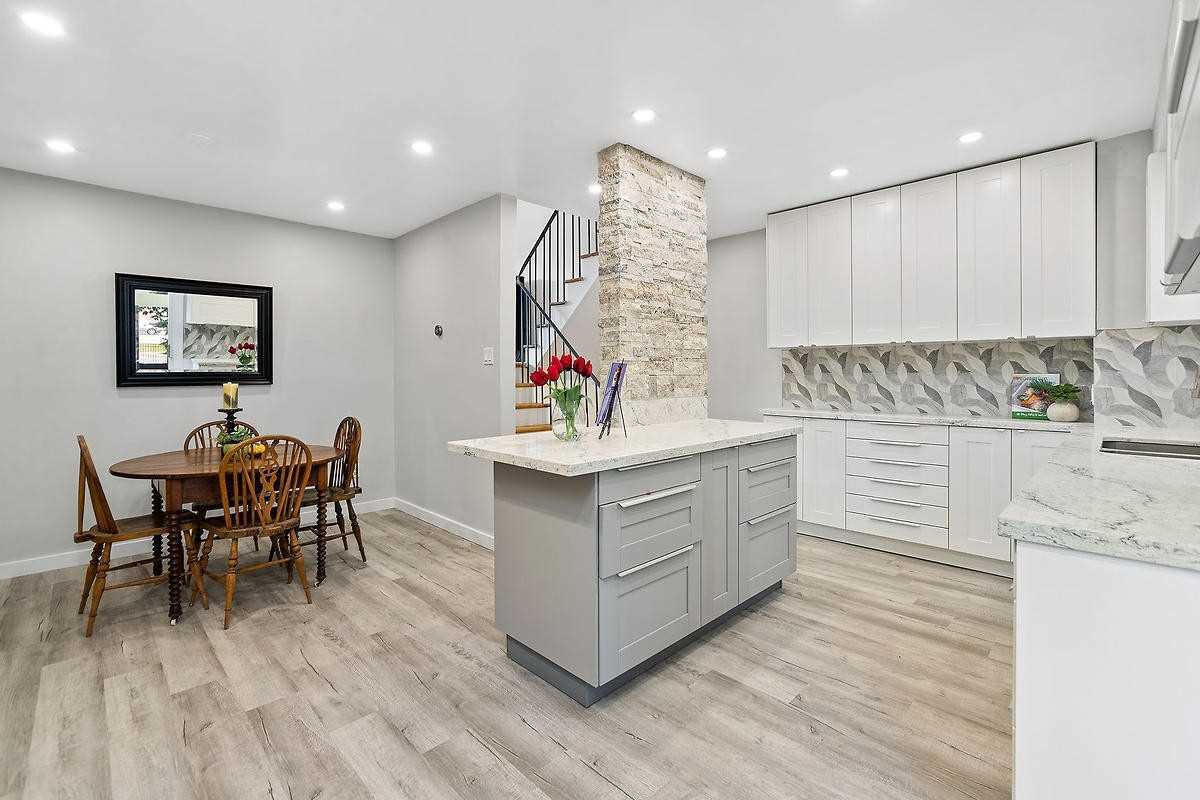 371 Bronte St S, #45