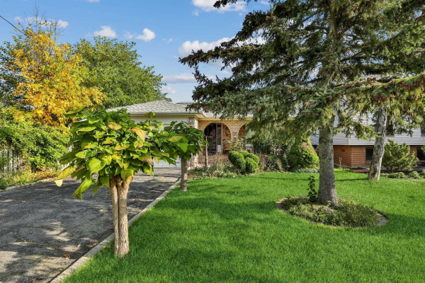 4245 Tomken Rd, Mississauga