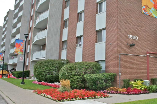 1660 Bloor St, Mississauga