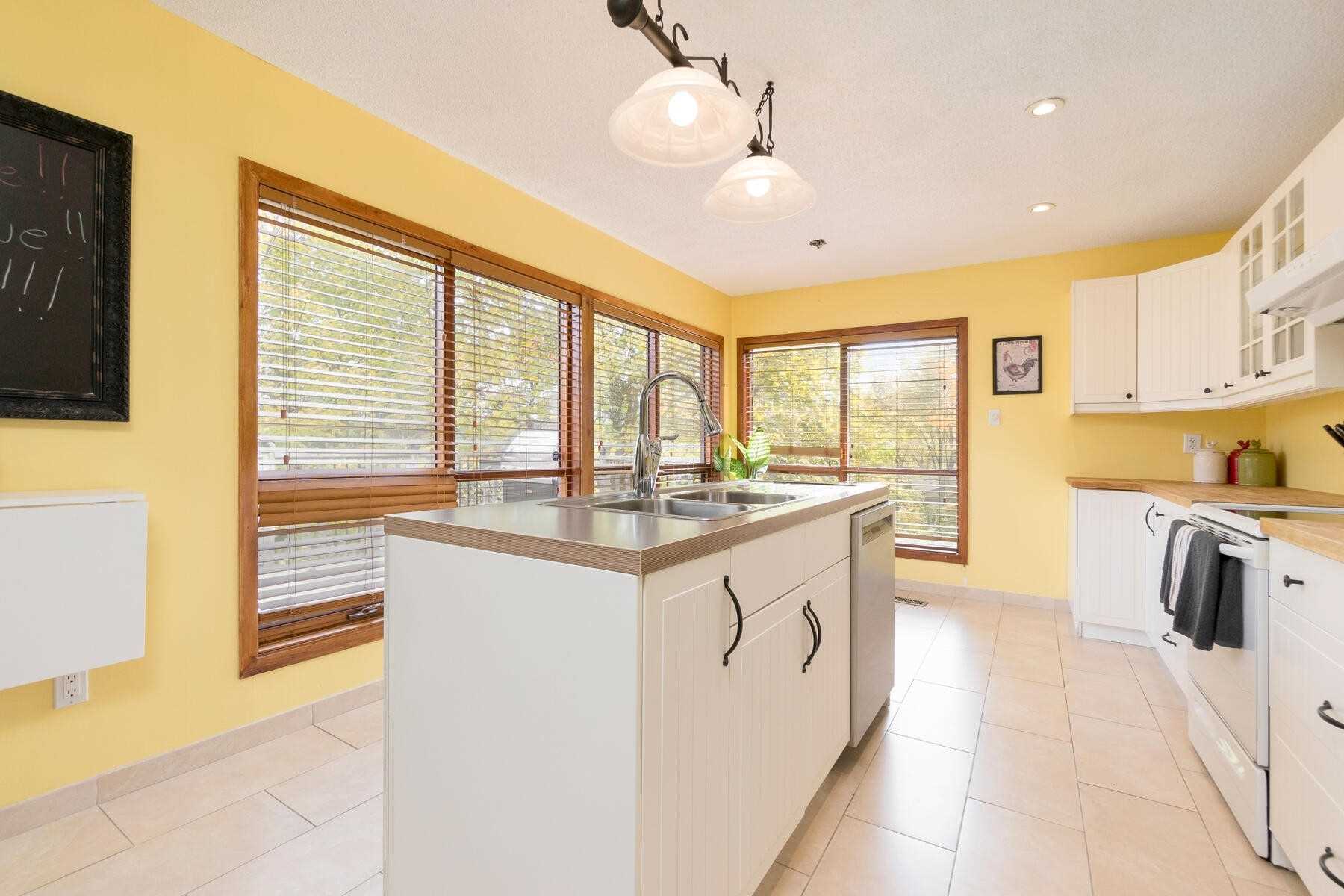 13 Stewarttown Rd