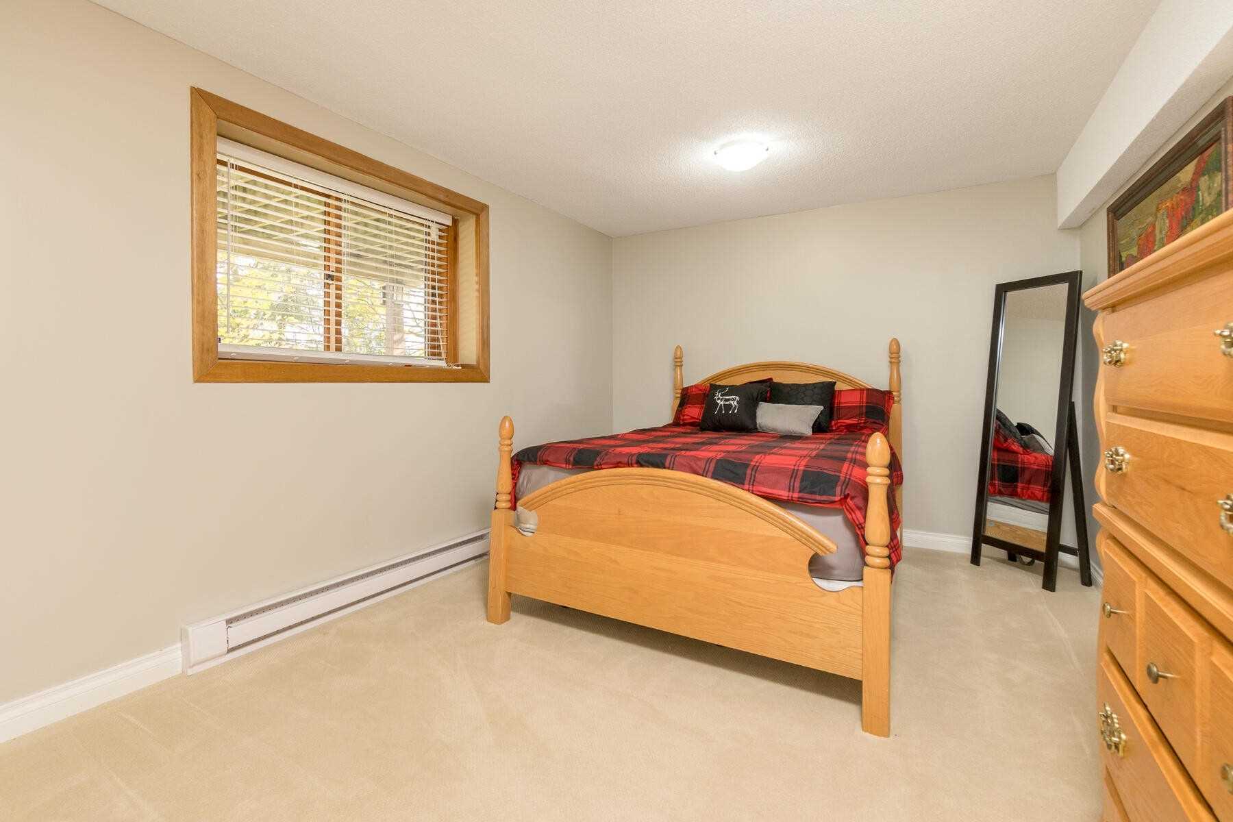 13 Stewarttown Rd