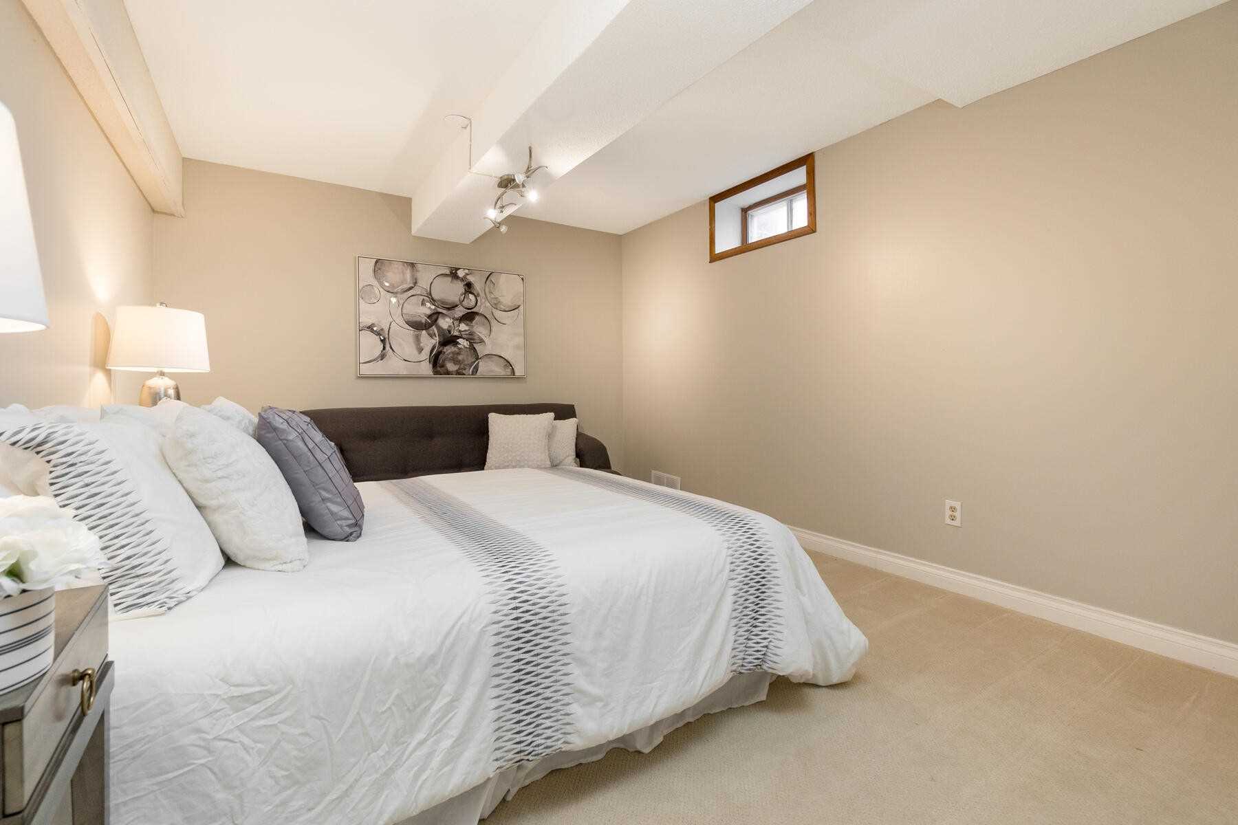 13 Stewarttown Rd