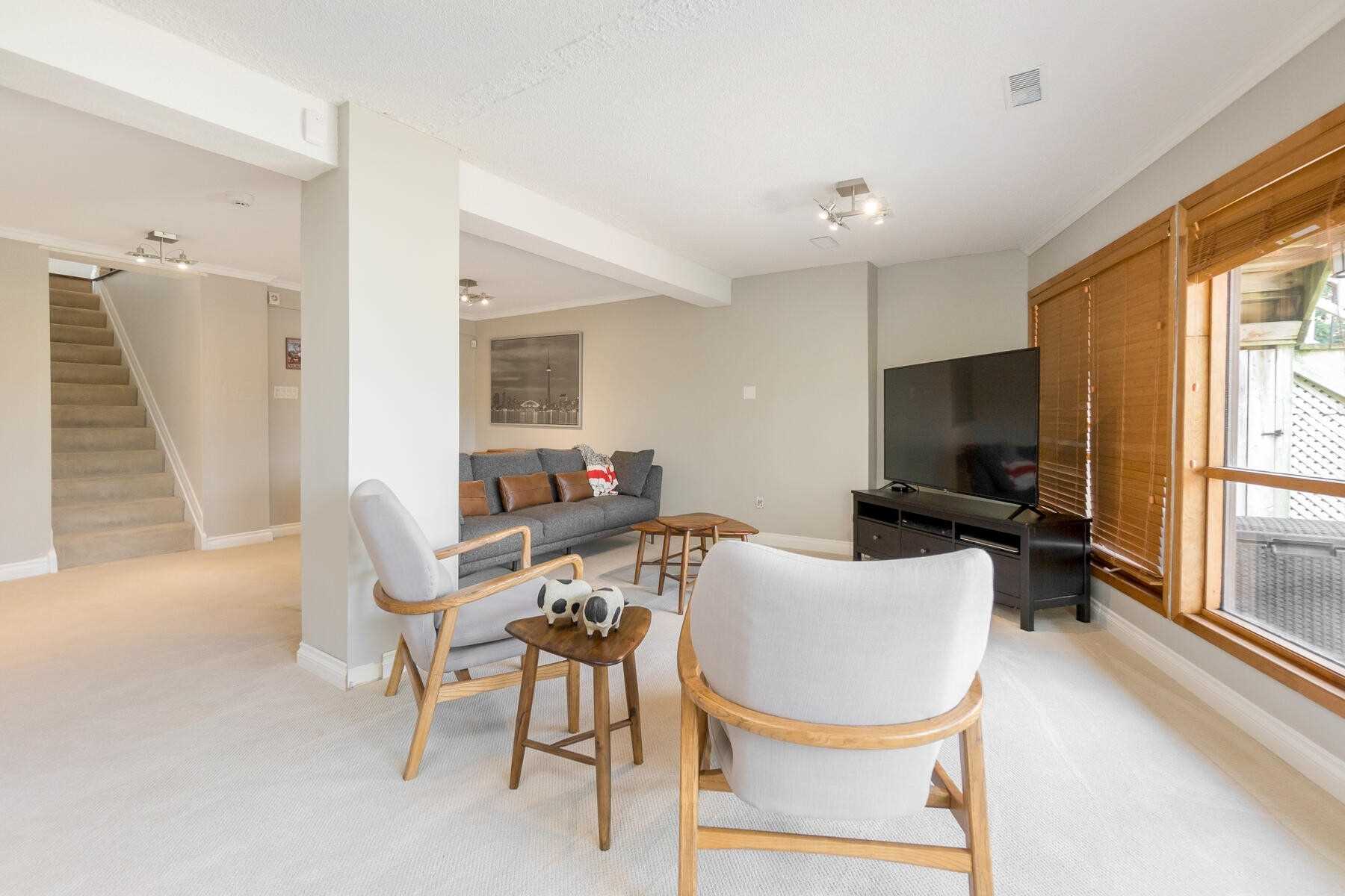 13 Stewarttown Rd