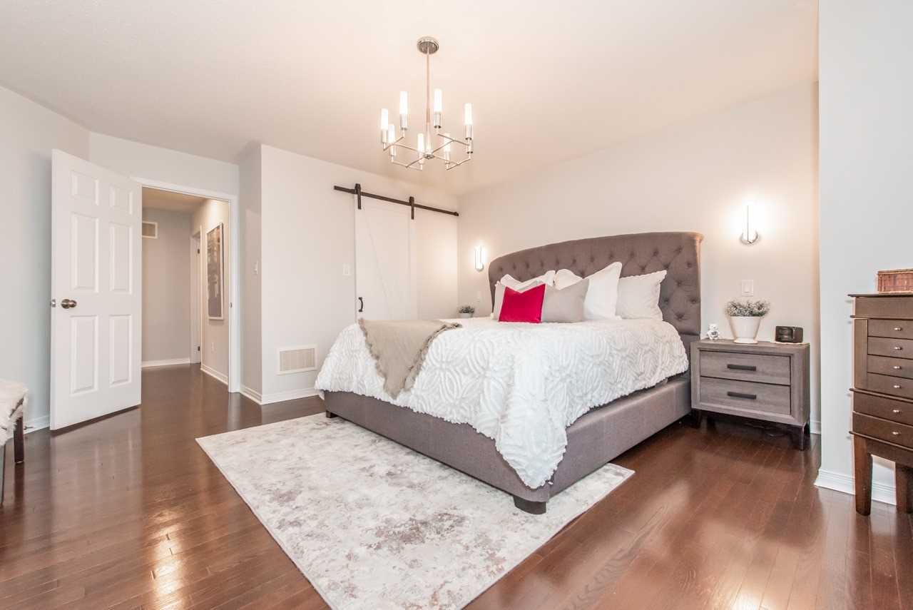 21 Chetholme Pl