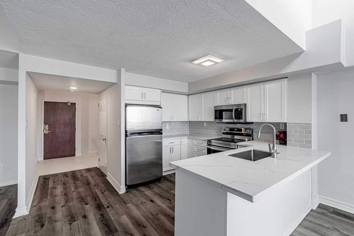 221 Robinson St, #403
