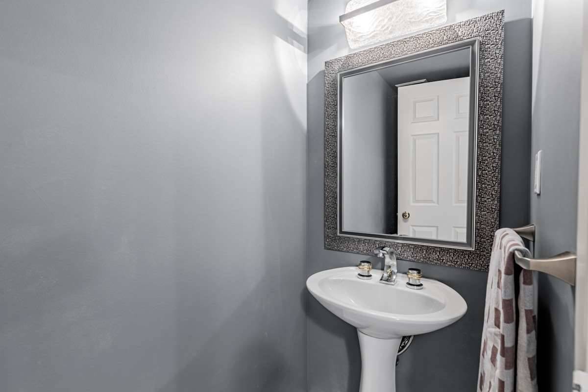 221 Robinson St, #403