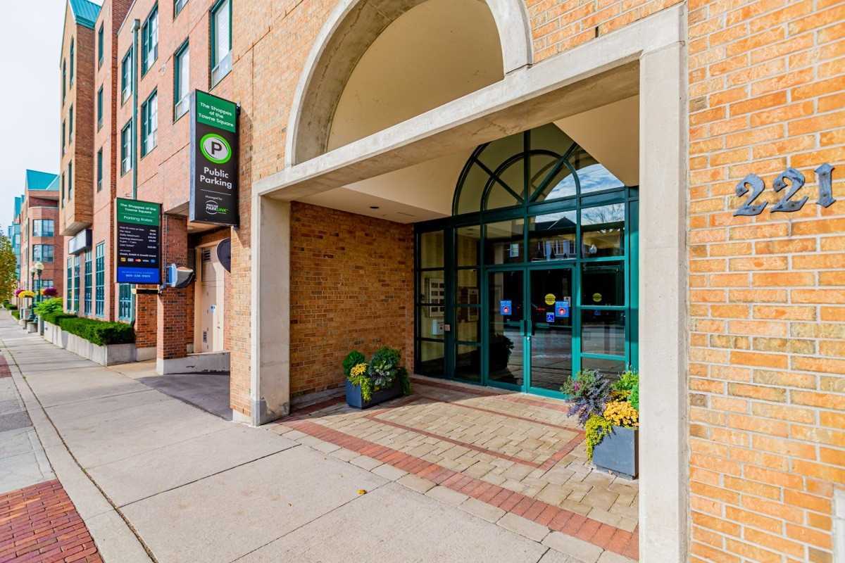 221 Robinson St, #403