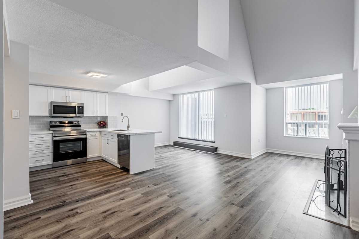 221 Robinson St, #403