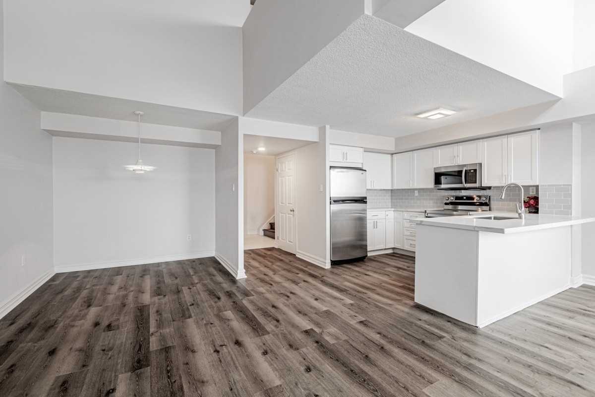 221 Robinson St, #403