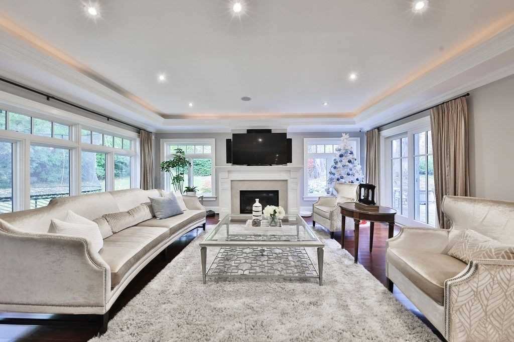 1267 Cambridge Dr