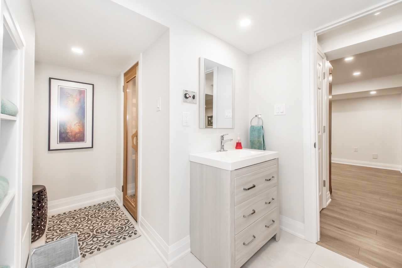 21 Chetholme Pl