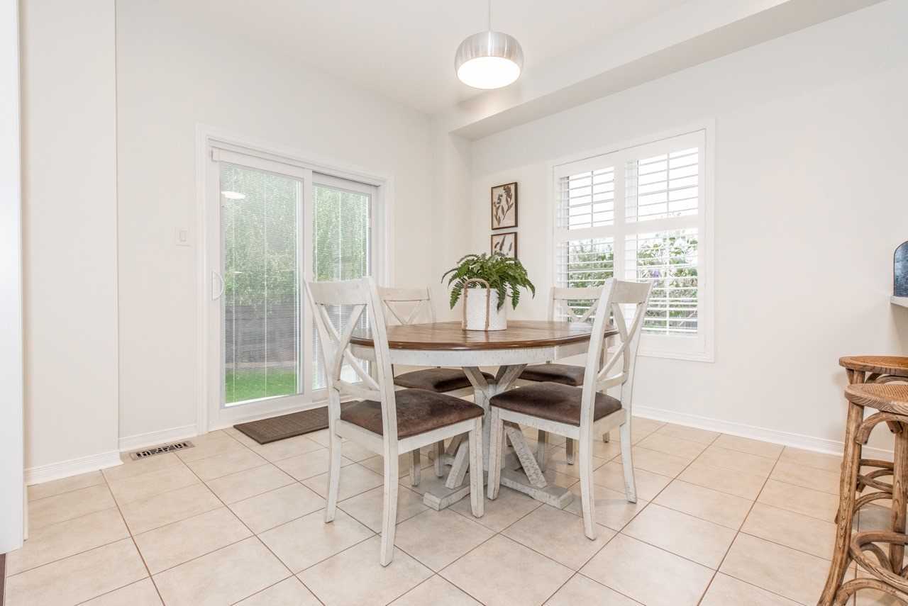 21 Chetholme Pl