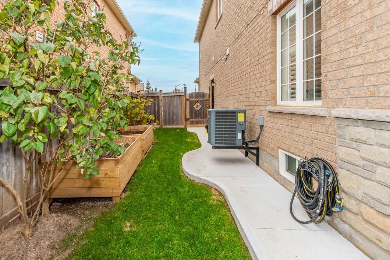 21 Chetholme Pl