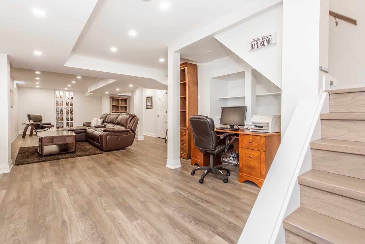 21 Chetholme Pl