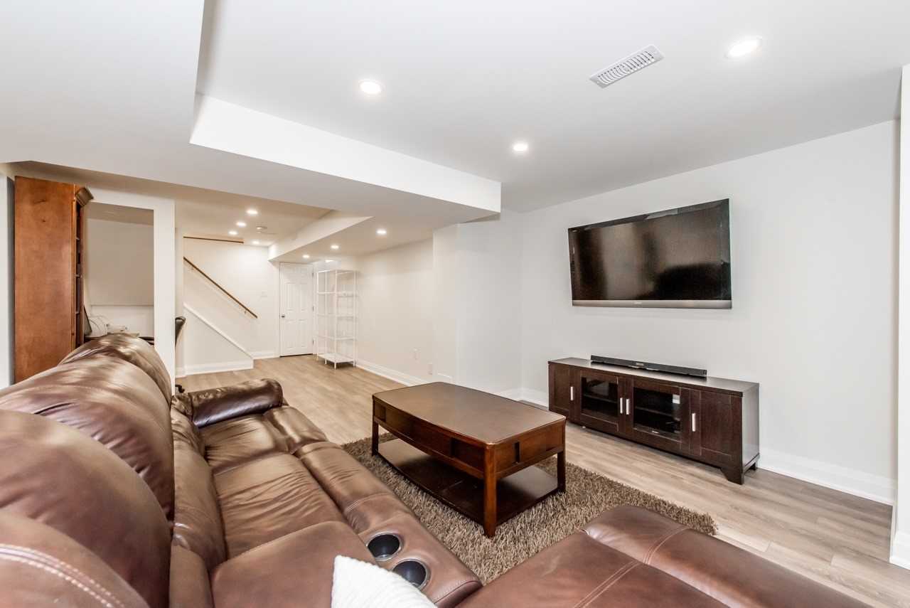 21 Chetholme Pl