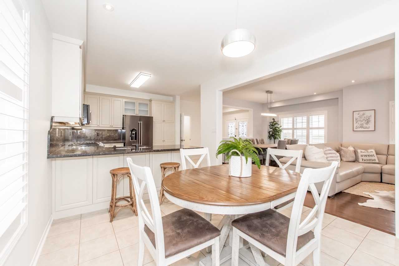 21 Chetholme Pl
