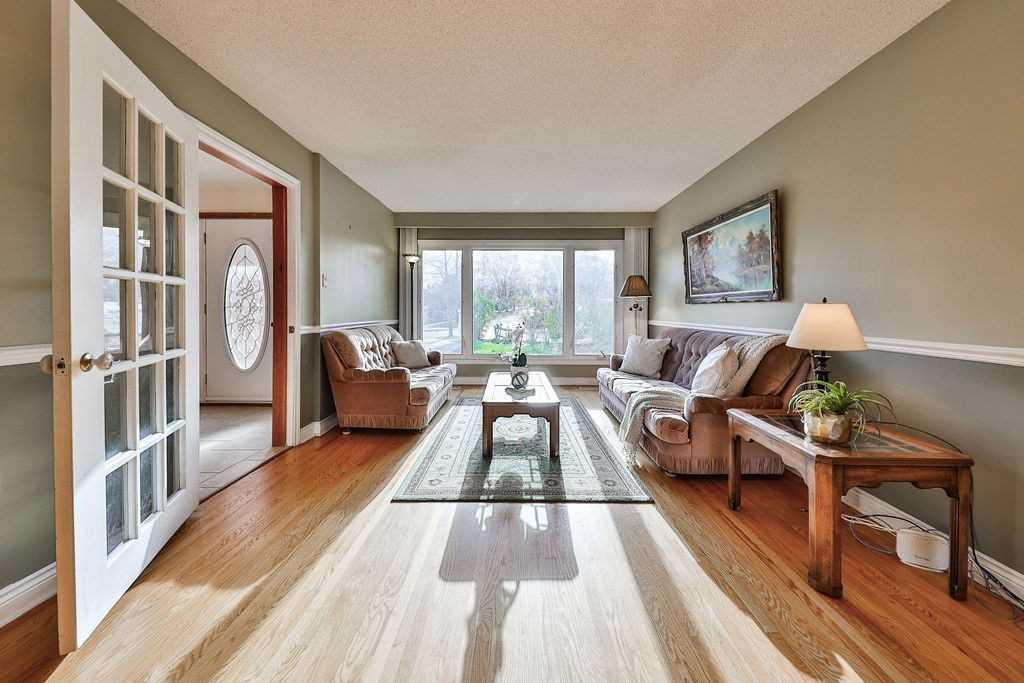 2551 Birch Cres