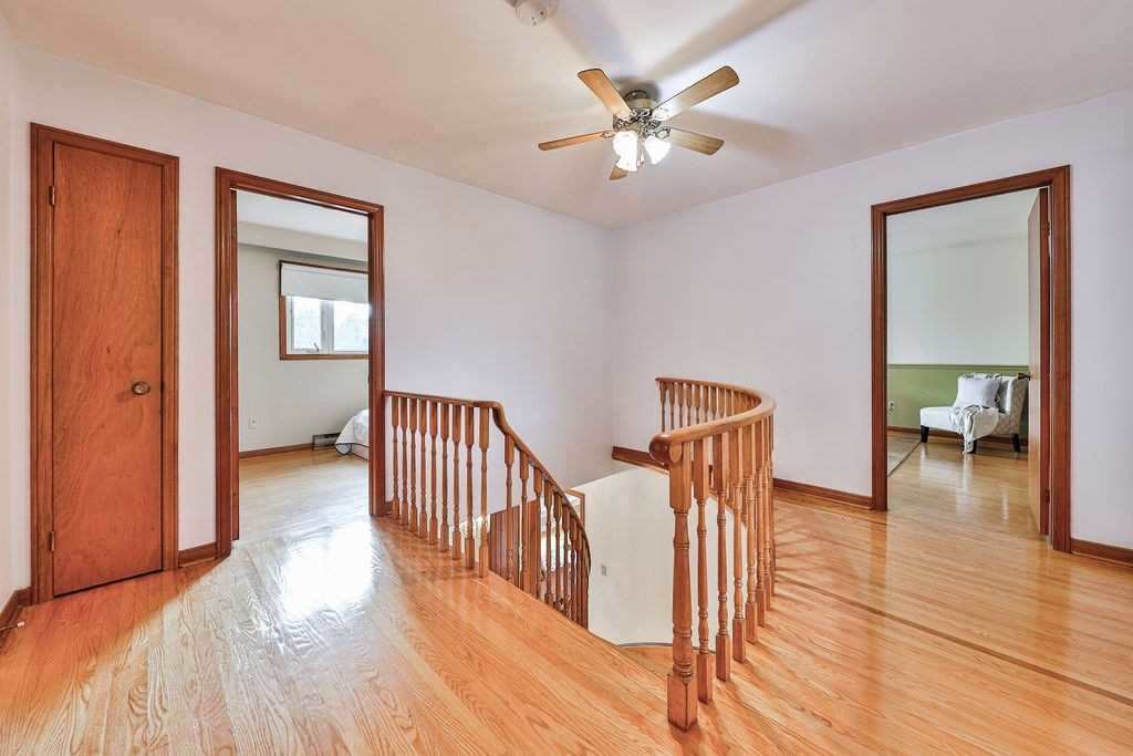 2551 Birch Cres