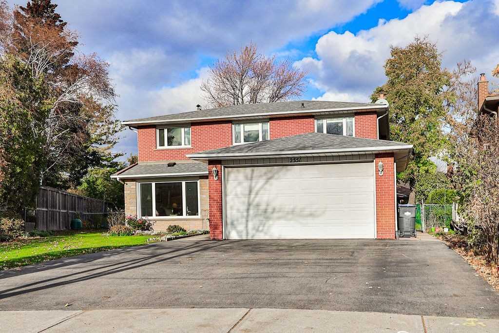 2551 Birch Cres
