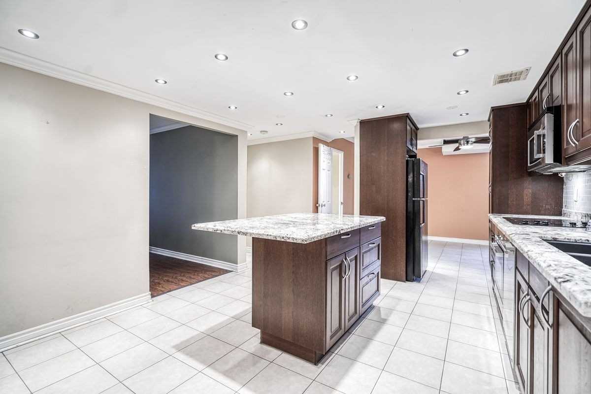 3100 Kirwin Ave, #2506