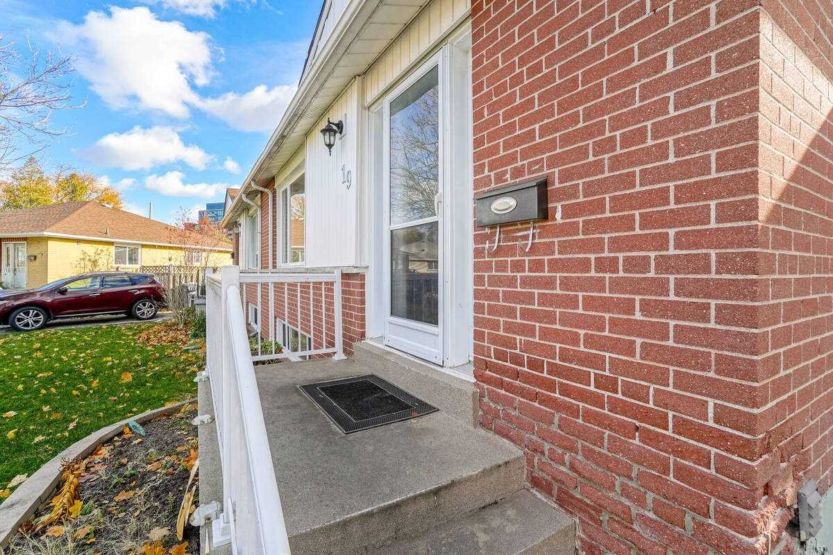 19 Anne Crt