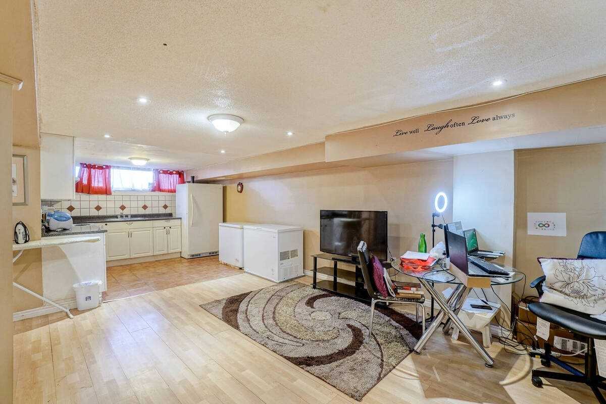 19 Anne Crt
