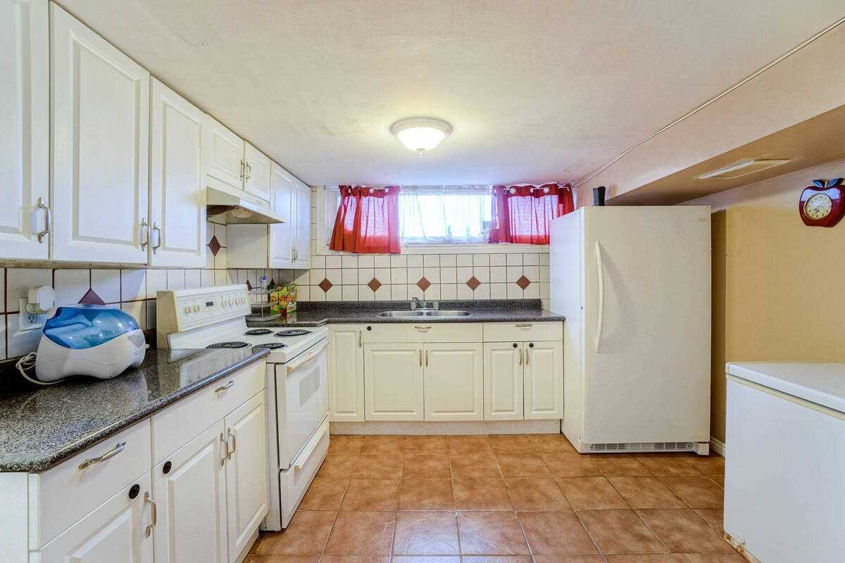 19 Anne Crt