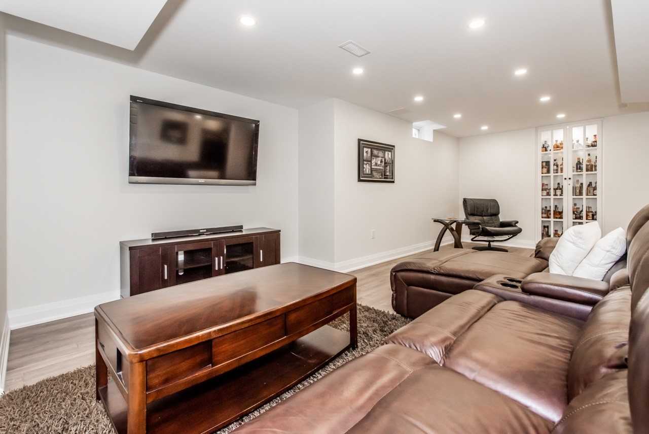 21 Chetholme Pl