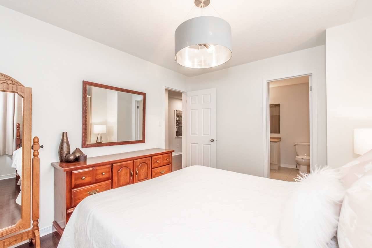 21 Chetholme Pl