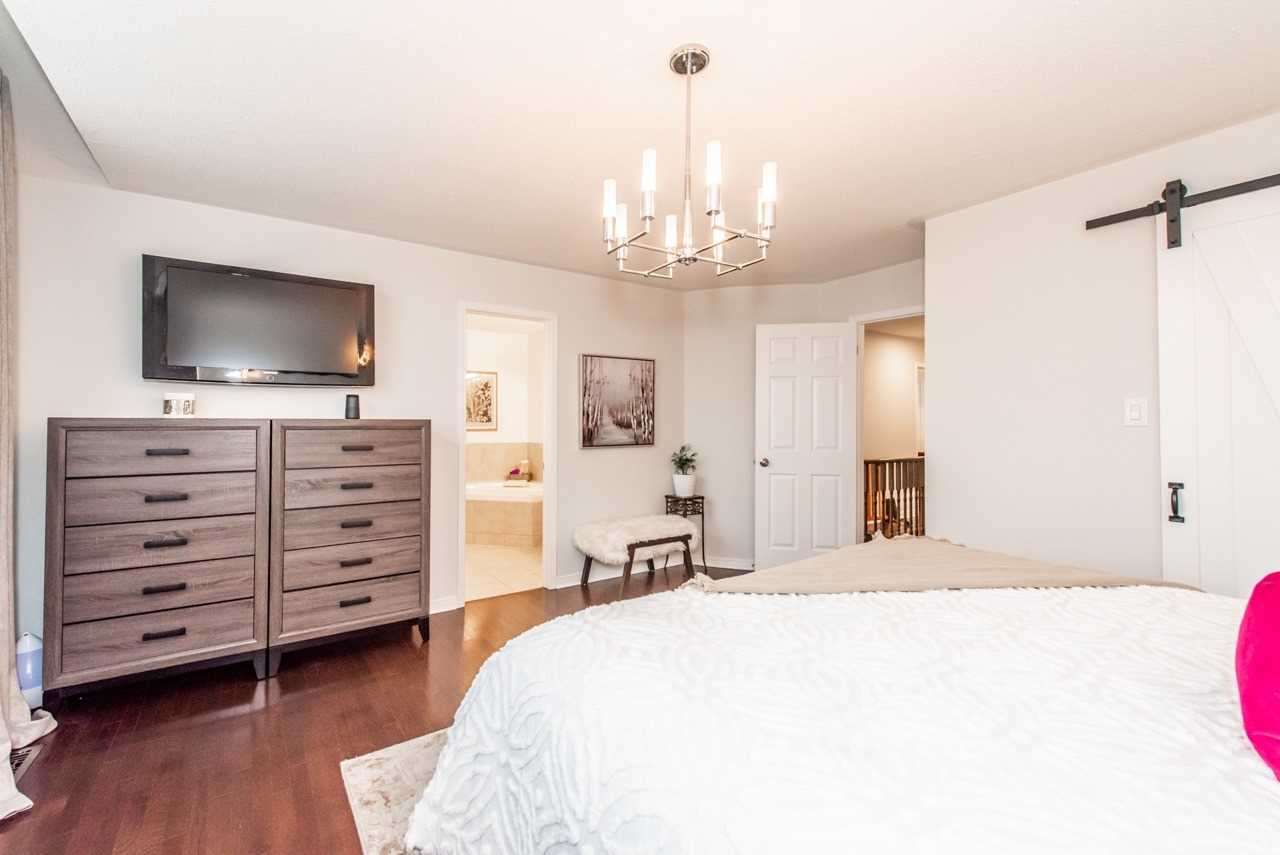 21 Chetholme Pl
