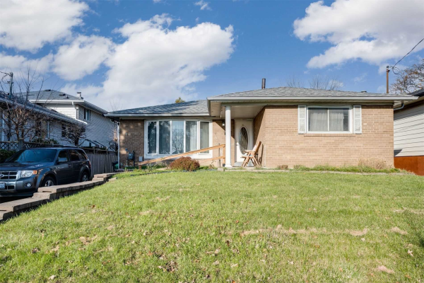 809 Bloor St, Mississauga