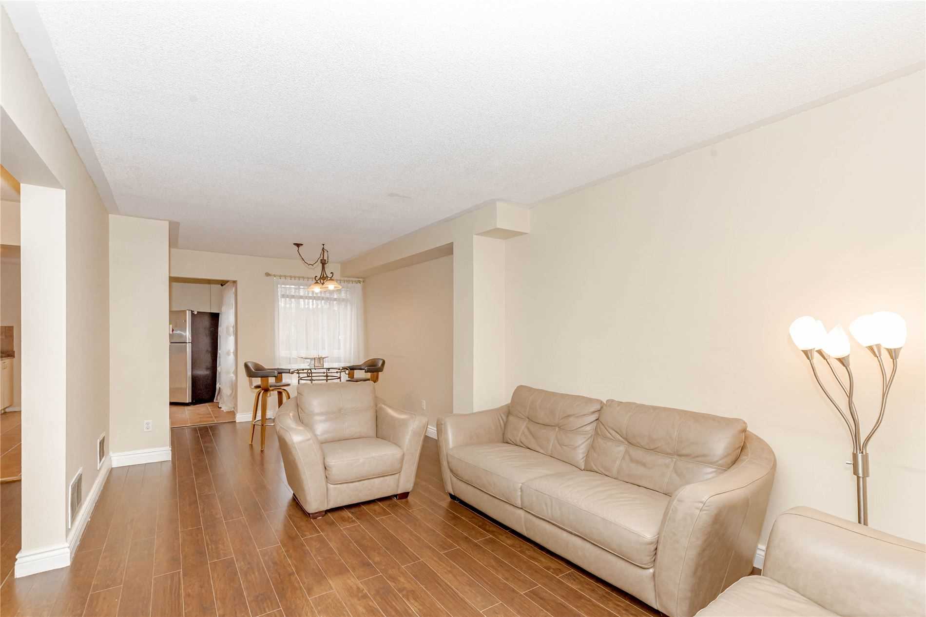 1188 Prestonwood Cres